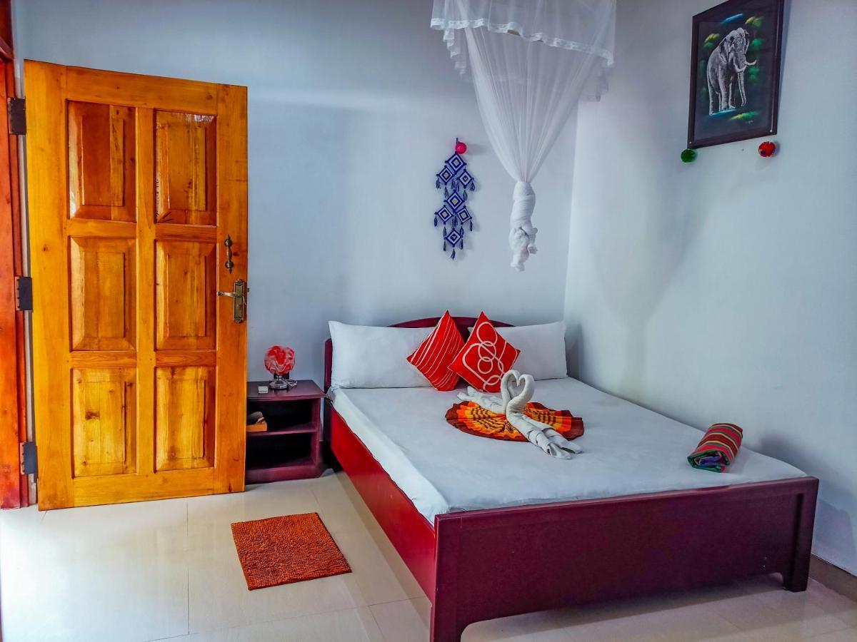 Sigiri Tarushan Home Stay Sigiriya Luaran gambar